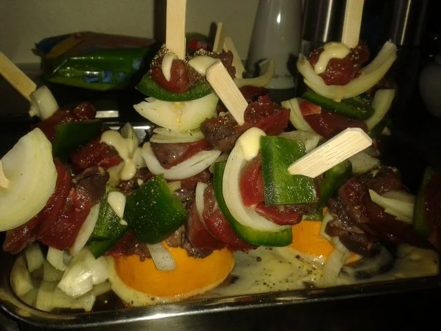 Hirschfilet-Spießchen mit Kartoffelchips - Rezept - Bild Nr. 8