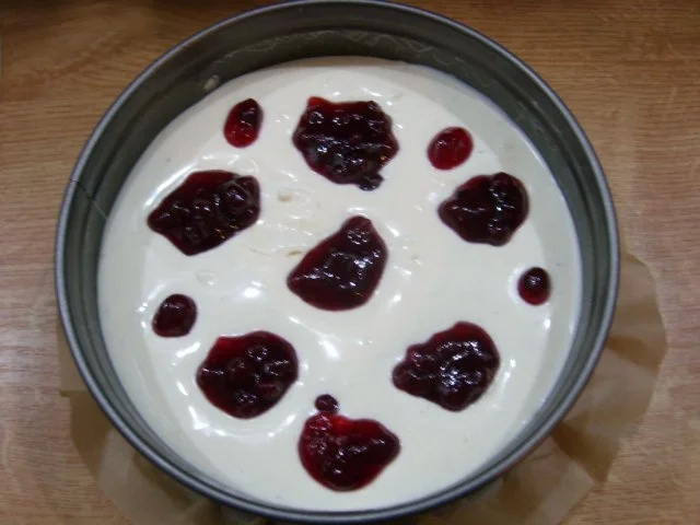 Rezept: Kuchen/Torten...MINI Käsekuchen mit Preiselbeeren und Streusel Bild Nr. 3 Kuchen/Torten...MINI Käsekuchen mit Preiselbeeren und Streusel - Rezept - Bild Nr. 3