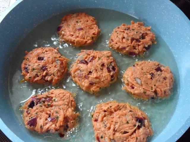 Zwischengericht: Knusprige Süßkartoffel-Cranberry-Rösti - Rezept - Bild Nr. 5