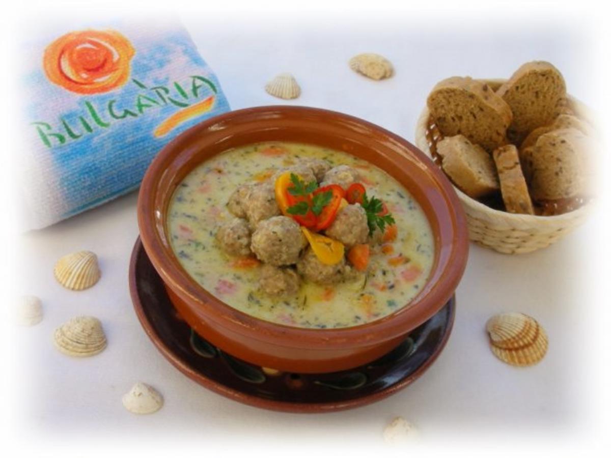 Supa Toptscheta-bulgarische Suppe mit Hackfleisch-Bällchen - Rezept von
Noriana