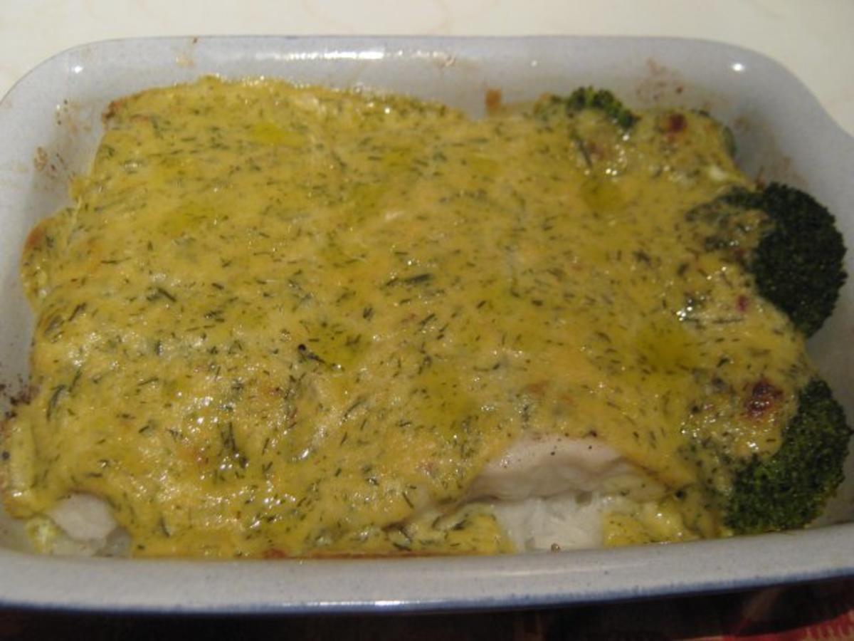 Kabeljau auf einem Reisbett, unter Senf Sahne Sauce überbacken ...