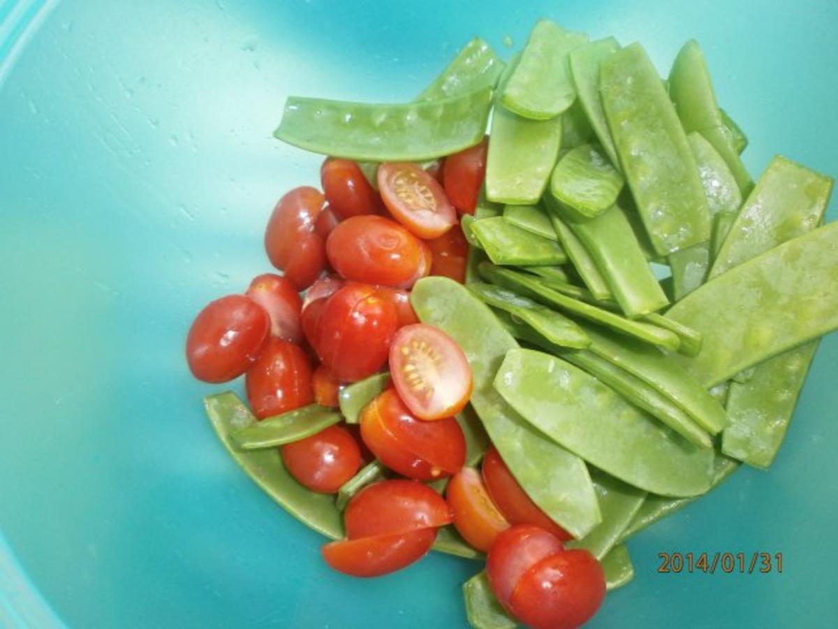 Knusperpute mit Erdnuss-Tomaten-Sosse - Rezept - Bild Nr. 4