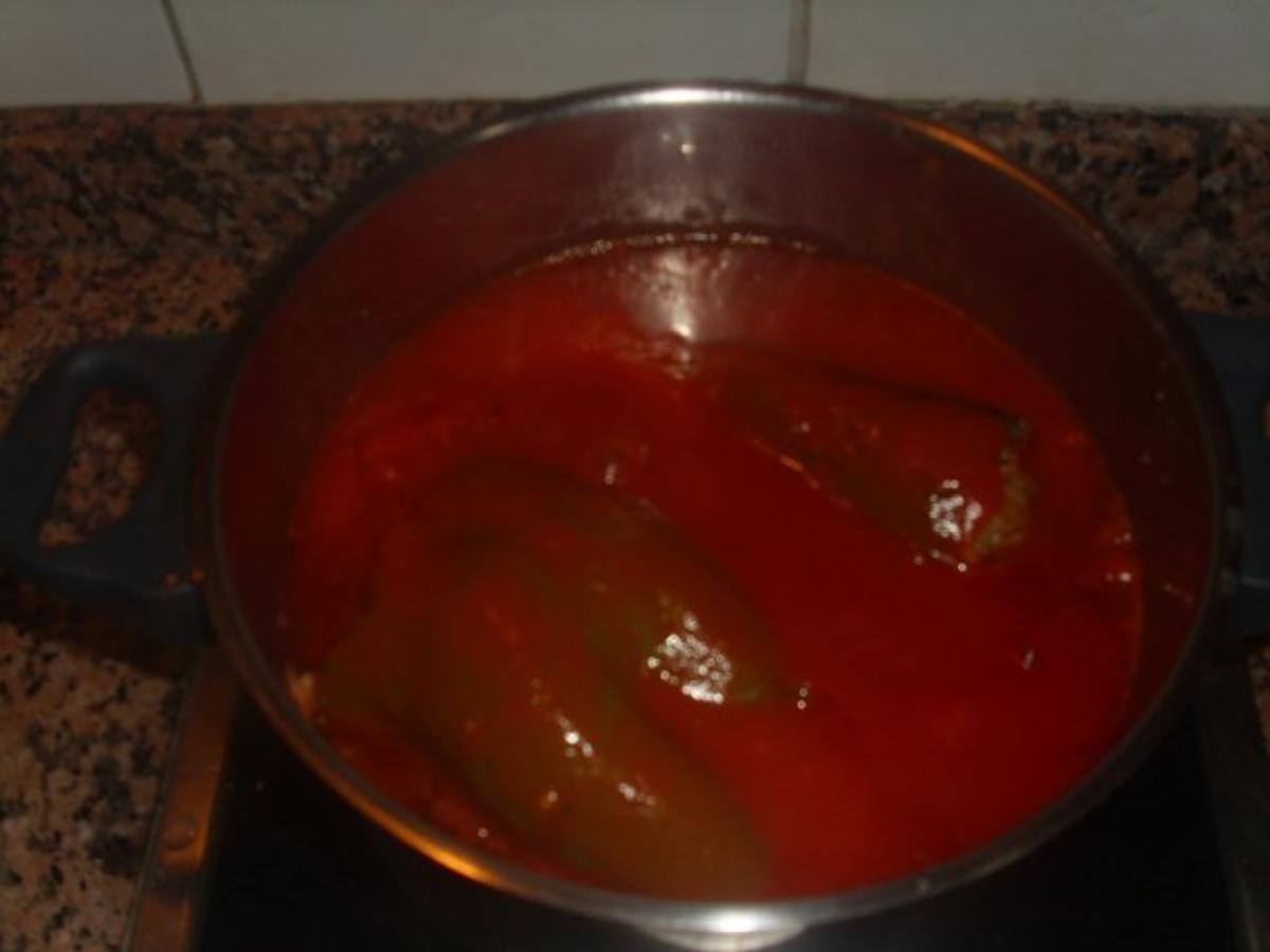 Grüne gefüllte Paprikaschote in Tomatensahne Soße - Rezept - Bild Nr. 4