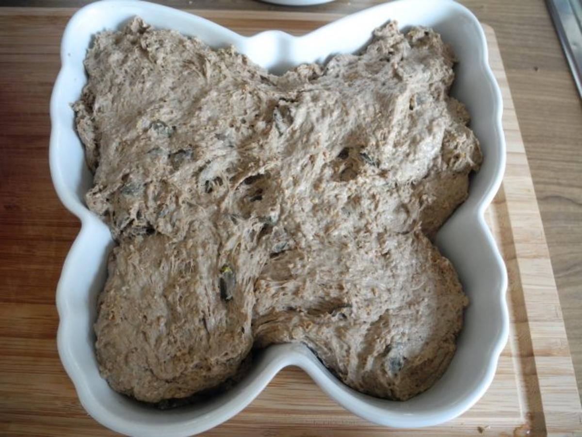 Brot & Brötchen : Einfaches und schnelles Brot  (reicht für 2 Brote ) - Rezept - Bild Nr. 4