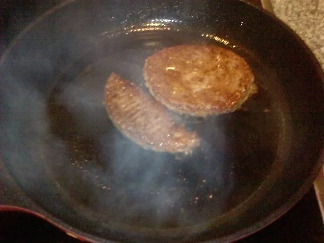 DÖNHAMMER – DIE VEREINIGUNG VON DÖNER UND HAMBURGER GENIGHTCOOKERT - Rezept - Bild Nr. 7