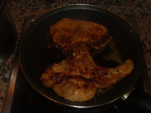 Scharfe Koteletts mit weissen Riesen Bohnen und Kartoffeln in Tomatensoße - Rezept - Bild Nr. 4