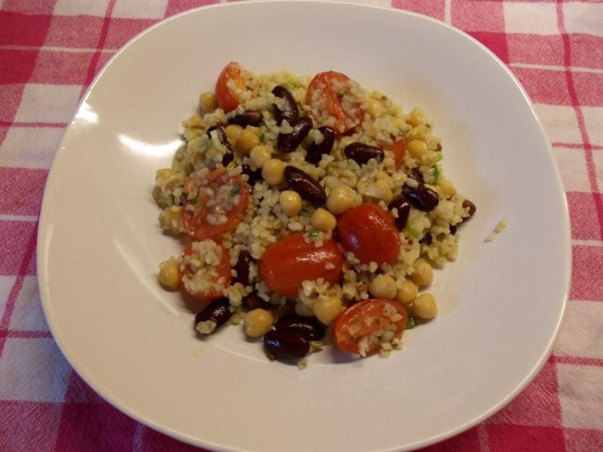 Bulgursalat mit Datteltomaten und Kichererbsen - Rezept