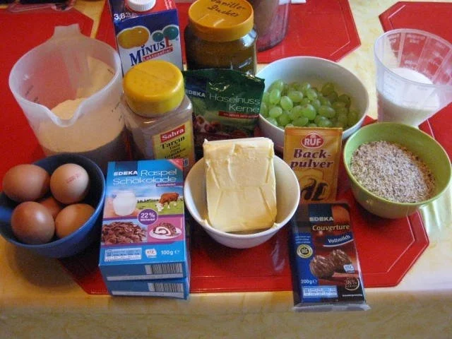 Gugelhupf mit Trauben - Schoko und Nuss - Rezept - Bild Nr. 2