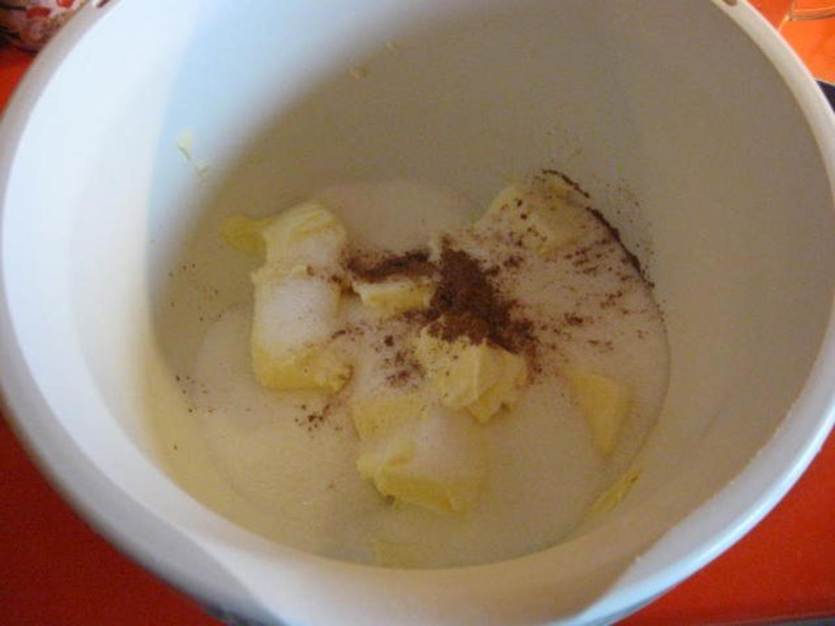 Gugelhupf mit Trauben - Schoko und Nuss - Rezept - Bild Nr. 3