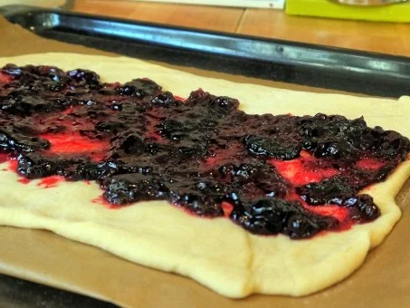 Rezept: Kirsch-Zimt-Rum-Streifen Bild Nr. 11 Kirsch-Zimt-Rum-Streifen - Rezept - Bild Nr. 11