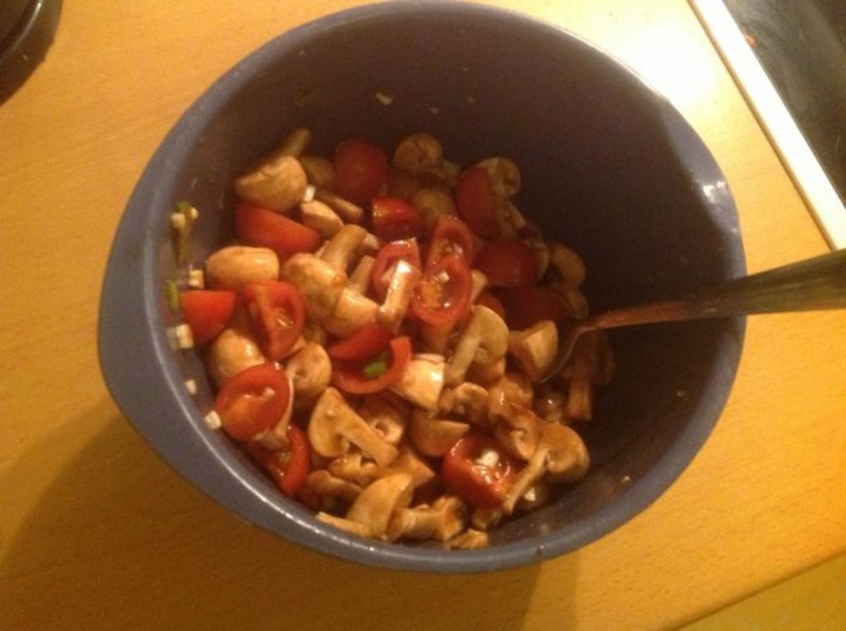 Champignon-Tomaten-Salat - Rezept mit Bild - kochbar.de