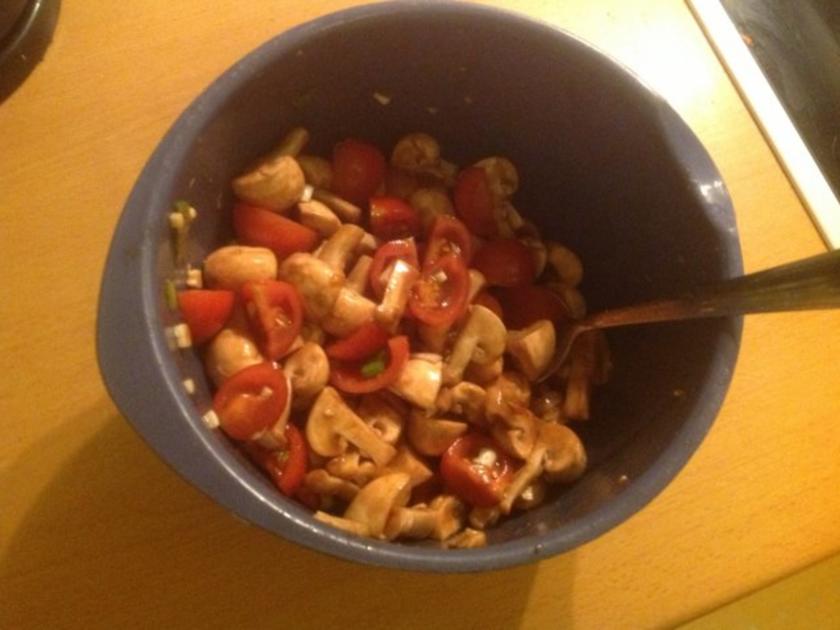 Champignon-Tomaten-Salat - Rezept mit Bild - kochbar.de