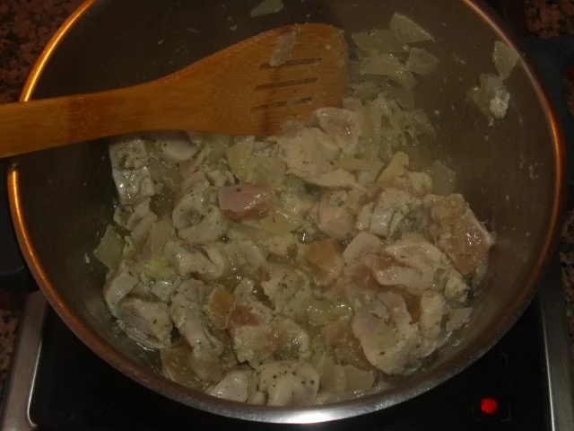 Rezept: Putenbrust in Gorgonzola-Sahne Soße mit Spinat und Champignons Bild Nr. 2 Putenbrust in Gorgonzola-Sahne Soße mit Spinat und Champignons - Rezept - Bild Nr. 2