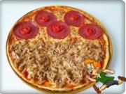 Selbstgemachte Thunfisch-Salami- Tomate- Käse  Pizza - Rezept