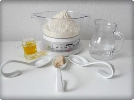 Selbstgemachte Thunfisch-Salami- Tomate- Käse  Pizza - Rezept - Bild Nr. 4