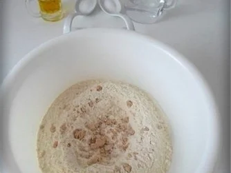 Selbstgemachte Thunfisch-Salami- Tomate- Käse  Pizza - Rezept - Bild Nr. 7