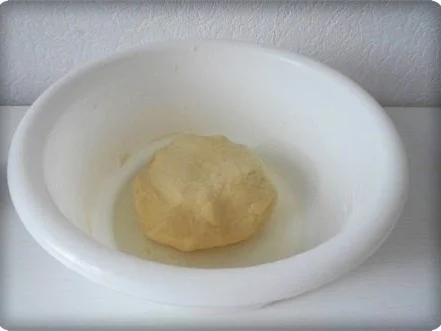 Selbstgemachte Thunfisch-Salami- Tomate- Käse  Pizza - Rezept - Bild Nr. 12