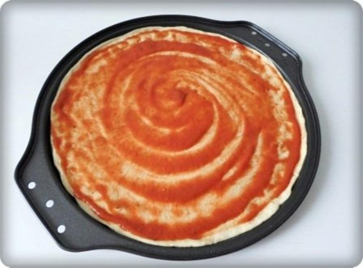 Selbstgemachte Thunfisch-Salami- Tomate- Käse  Pizza - Rezept - Bild Nr. 20