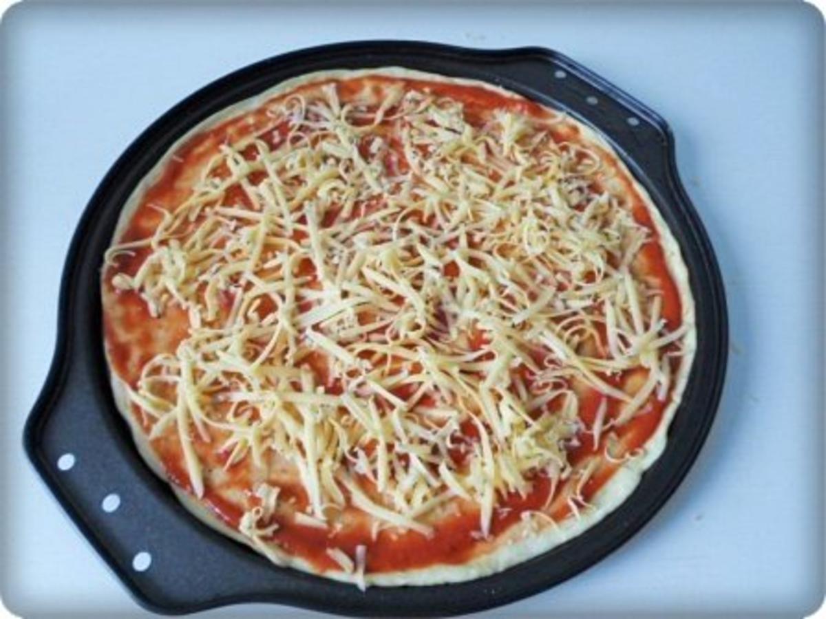 Selbstgemachte Thunfisch-Salami- Tomate- Käse  Pizza - Rezept - Bild Nr. 21