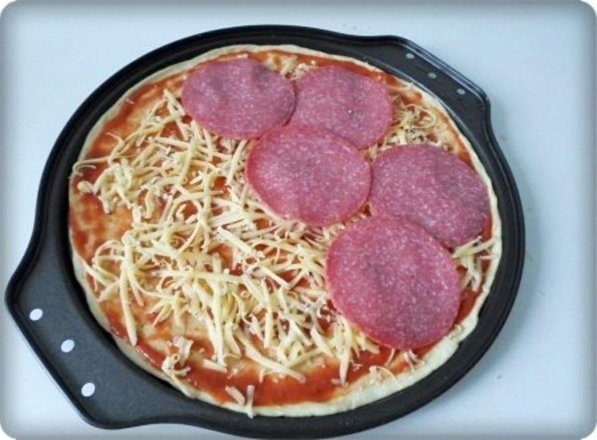 Selbstgemachte Thunfisch-Salami- Tomate- Käse  Pizza - Rezept - Bild Nr. 22