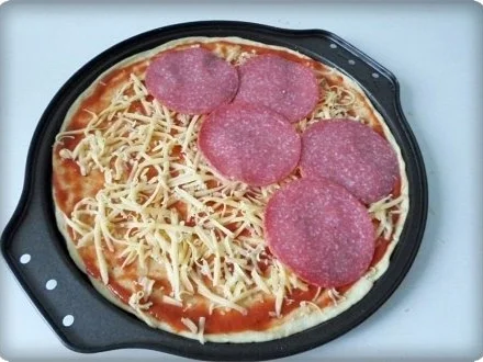 Selbstgemachte Thunfisch-Salami- Tomate- Käse  Pizza - Rezept - Bild Nr. 22