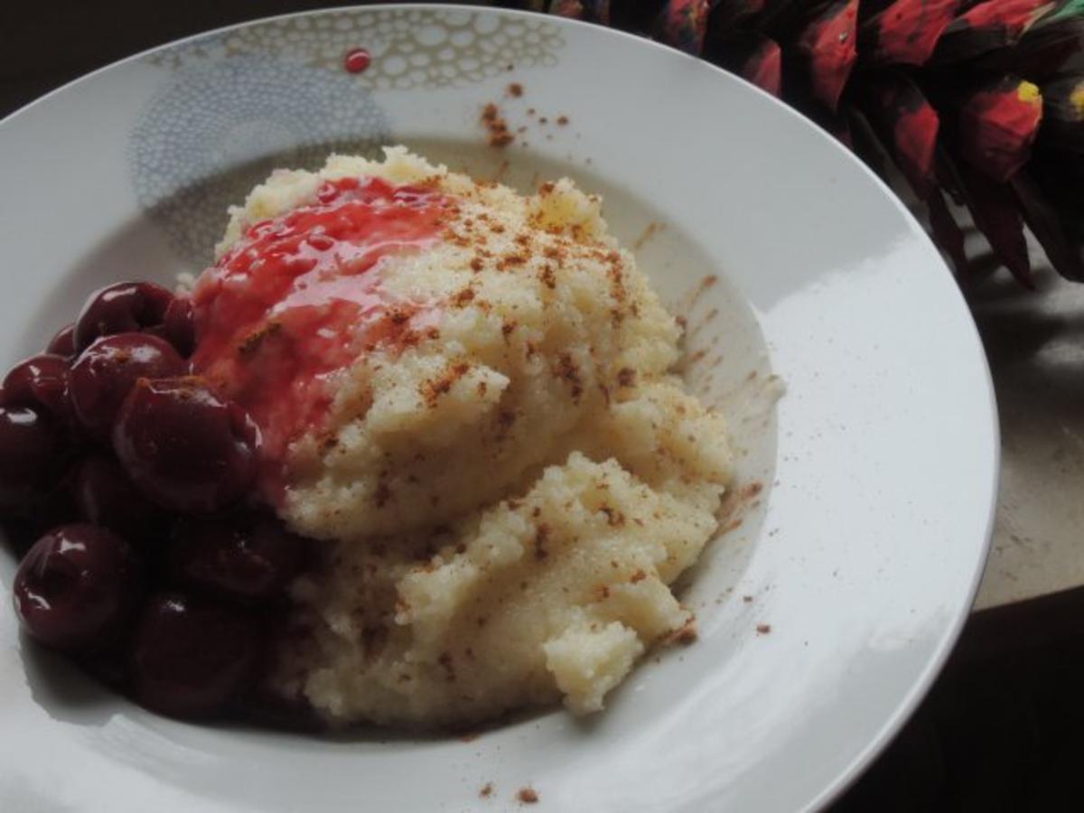 Grießbrei mit Kirschen - Rezept mit Bild - kochbar.de