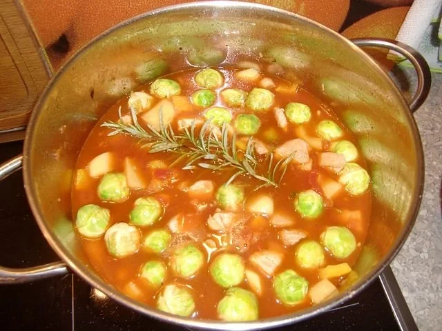 Rosenkohleintopf mit Hähnchenfleisch - Rezept