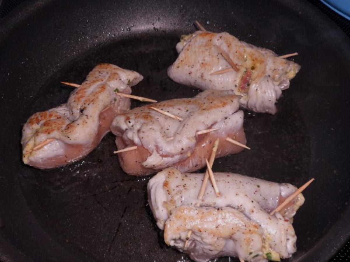 Fleisch: Überbackene Putenröllchen mit Apfel-Schinken-Füllung & Currysoße - Rezept - Bild Nr. 11