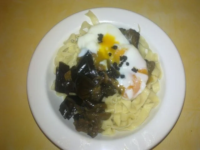 Bandnudeln mit Teriyakiaubergine und Ei - Rezept