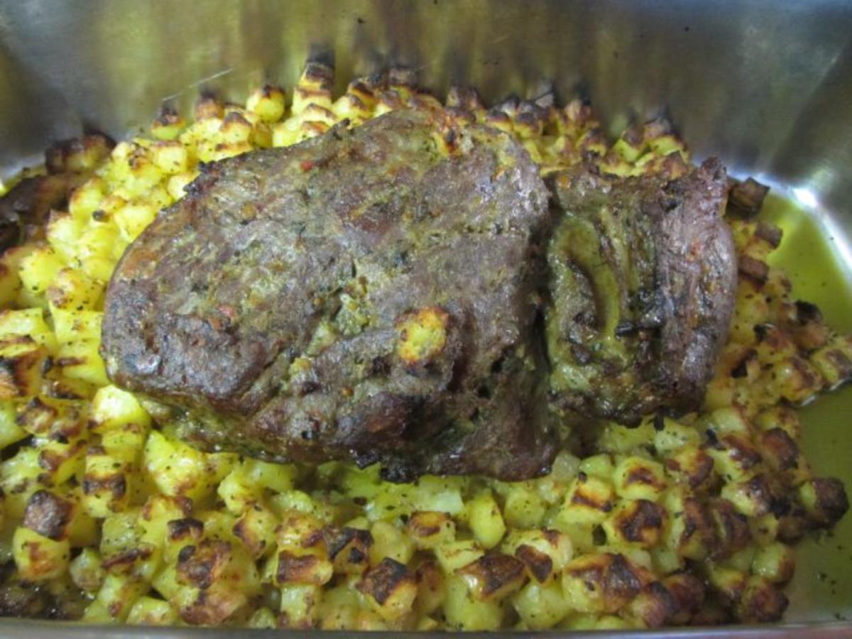 Cordero moruno asado - Geschmorte Lammkeule nach Maurenart auf Karee-Kartoffeln - Rezept - Bild Nr. 4