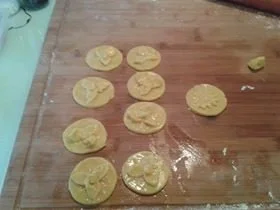 Hackfleisch-Pastetchen - Mürbeteig (12 er-Muffinform -oder ca. 30 Minimuffinförmchen) - Rezept - Bild Nr. 3