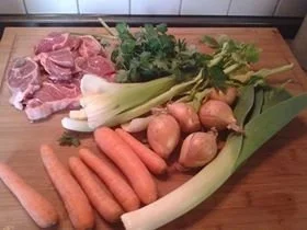 Rezept: Rindfleischeintopf - mit Markklöschen Bild Nr. 2 Rindfleischeintopf - mit Markklöschen - Rezept - Bild Nr. 2