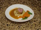 Rezept: Kalbsfilet im Brotmantel auf Haselnusspolenta dazu Möhrchen Kalbsfilet im Brotmantel auf Haselnusspolenta dazu Möhrchen - Rezept