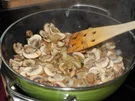 Gemüsebeilage : Champignons-Zwiebel-Pfanne - Rezept