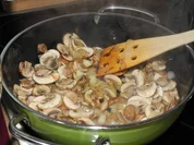 Gemüsebeilage : Champignons-Zwiebel-Pfanne - Rezept