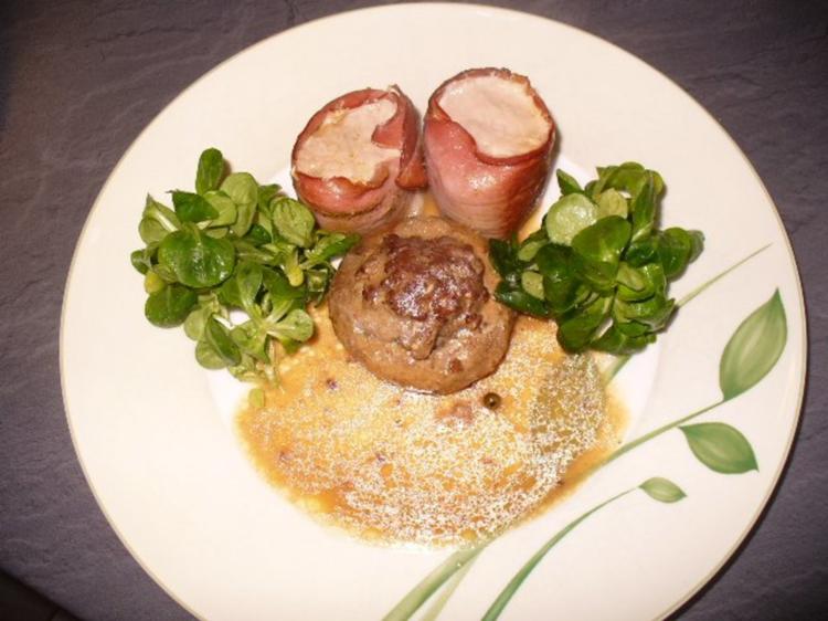 Schweinefilet-Medaillons im Schinkenmantel, gefüllte Champignons und ...