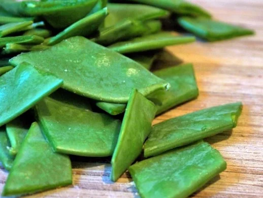 Knusperhuhn mit Tomaten-Erdnusssauce an Vollkorn-Jasmin-Reis - Rezept - Bild Nr. 2