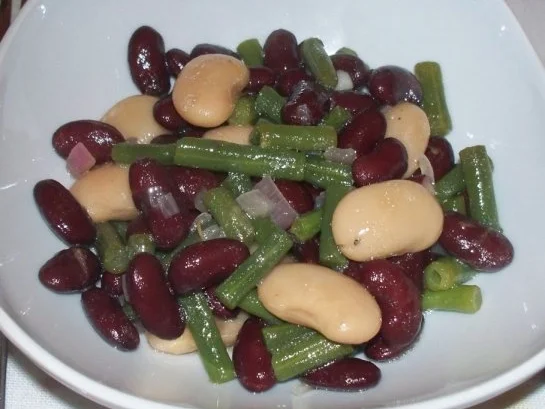 Rezept: Bohnensalat von dreierlei Sorten Bohnensalat von dreierlei Sorten - Rezept