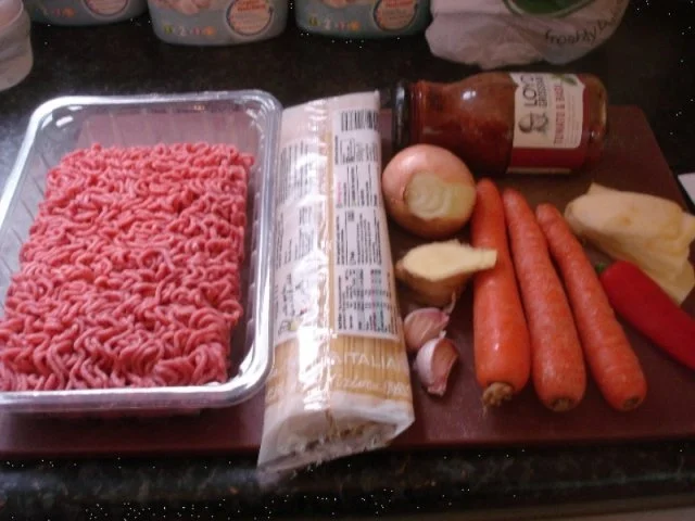 Spaghetti Bolognese mit Möhrenblüten - Rezept - Bild Nr. 2