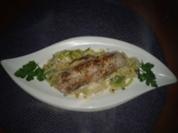 Bratwurst-Roulade mit Lauchgemüse - Rezept