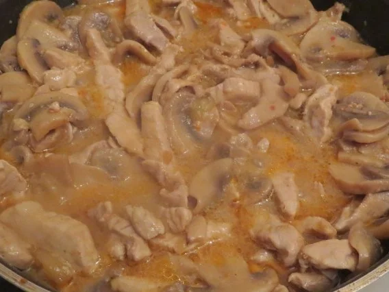 Kochen: Geschnetzeltes mit Champignons, asiatisch angehaucht - Rezept