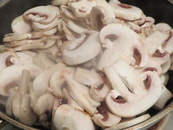 Kochen: Geschnetzeltes mit Champignons, asiatisch angehaucht - Rezept - Bild Nr. 2