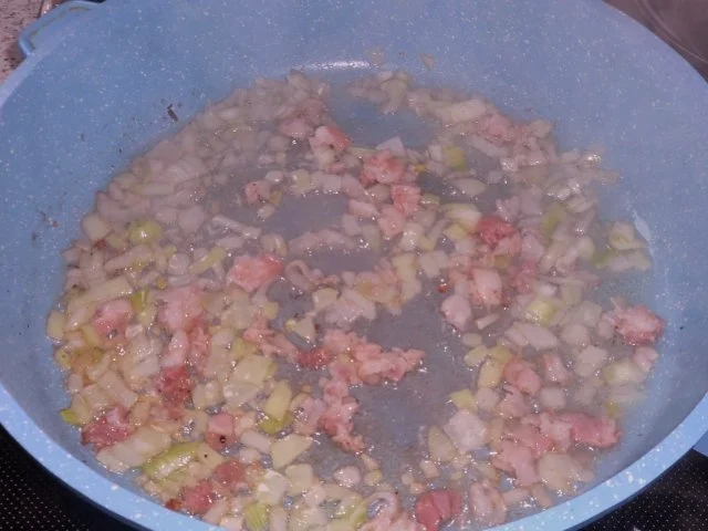 Ofengerichte: Fruchtiger Sauerkraut-Kartoffel-Auflauf mit Nürnberger Würstchen - Rezept - Bild Nr. 6