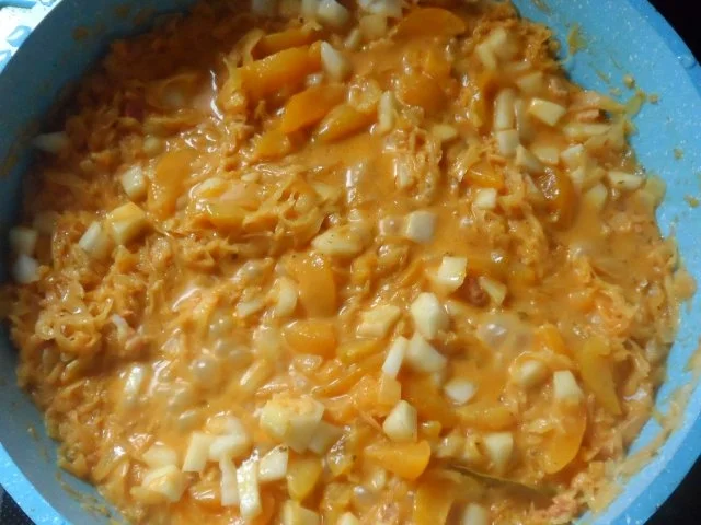 Ofengerichte: Fruchtiger Sauerkraut-Kartoffel-Auflauf mit Nürnberger Würstchen - Rezept - Bild Nr. 12