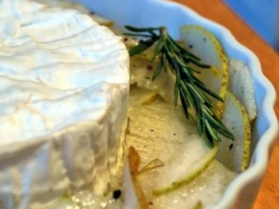 Ofencamenbert mit Rosmarin-Preiselbeer-Birnen - Rezept - Bild Nr. 8