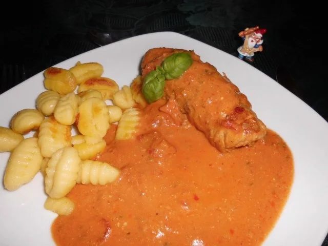 Medterrane Schweineröllchen>> - Rezept