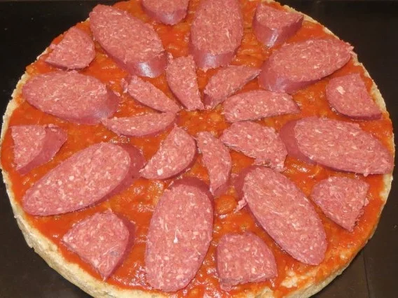 Rezept: Pizza: Türkische Fladenbrotpizza Bild Nr. 6 Pizza: Türkische Fladenbrotpizza - Rezept - Bild Nr. 6