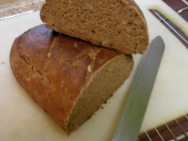 BROT : Walnussbrot aus Roggenmehl, mit selbst gemachtem Sauerteig und Feigensirup - Rezept - Bild Nr. 2