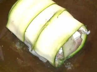 Lammrückenfilet mit Schafskäse im Zucchinimantel auf Kartoffel-Pilz-Salat mit Paprikaschau - Rezept - Bild Nr. 3