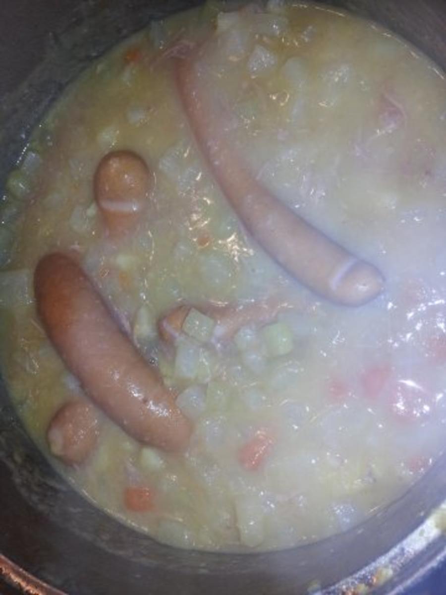 Suppen und Eintöpfe: Kohlrabieeintopf mit Putenfleisch und Geflügelbockwurst,- Wiener - Rezept - Bild Nr. 6